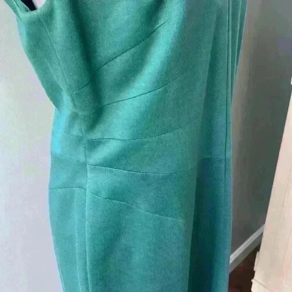 Escada green v-neck and v-back midi knit dress size 42 (US size 12) - Picture 3 of 8